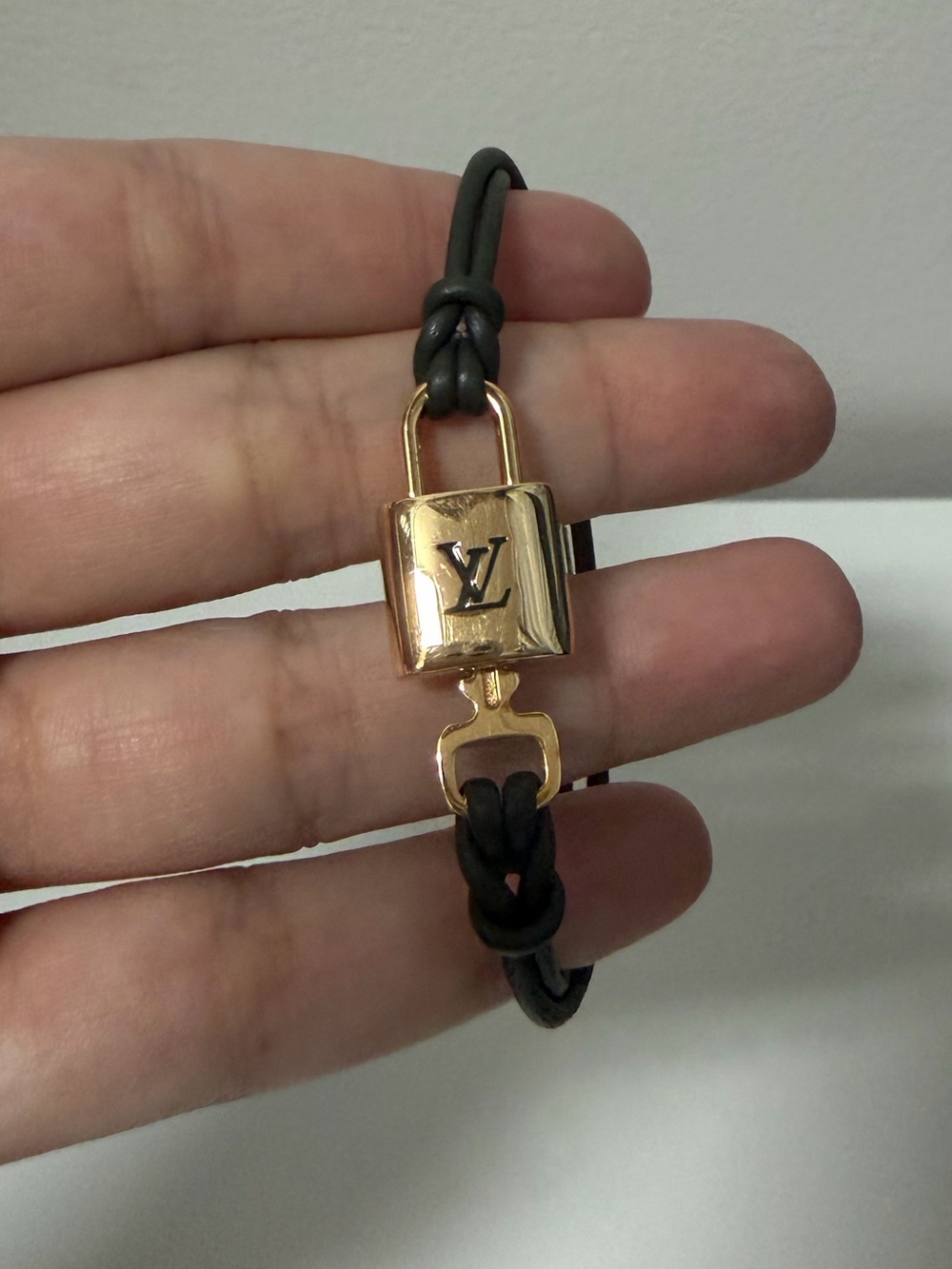 Louis Vuitton Forest green Leather Double Cord Bracelet with Gold Padlock - Picture 9 of 9